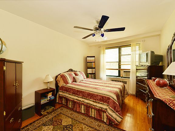 5th image of 140-21 Burden Cres APT 302
