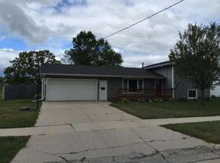 2150 S 18th St, Manitowoc, WI 54220