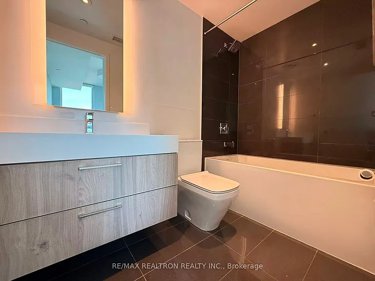 1 Yorkville Ave #3408 — Photo 17