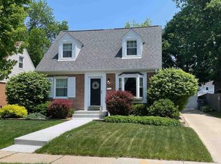 4942 N Berkeley Blvd, Whitefish Bay, WI 53217