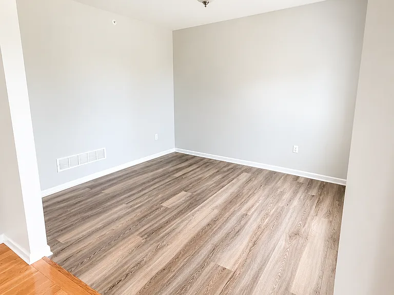 205 Carriage Walk Dr — Photo 7
