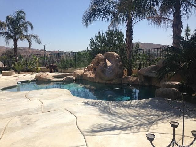 2nd image of 994 Santa Fe Way