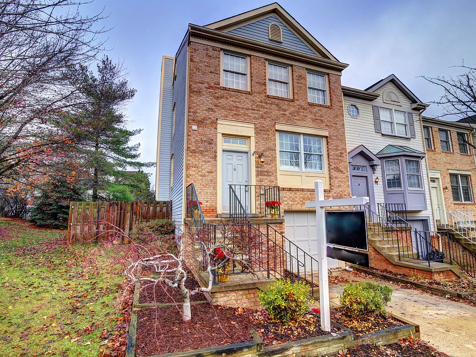1st image of 21913 Myrtlewood Sq