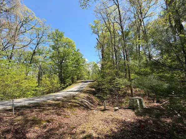 16 Christian Xing, Morganton, GA 30560
