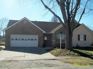 704 Kenton St, Paris, IL 61944