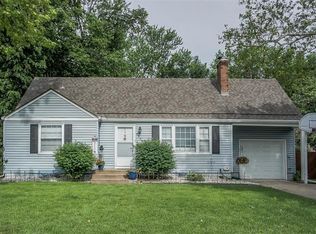 6958 Tomahawk Rd, Prairie Village, KS 66208