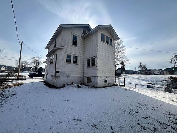 3rd image of 2418 6th Ave