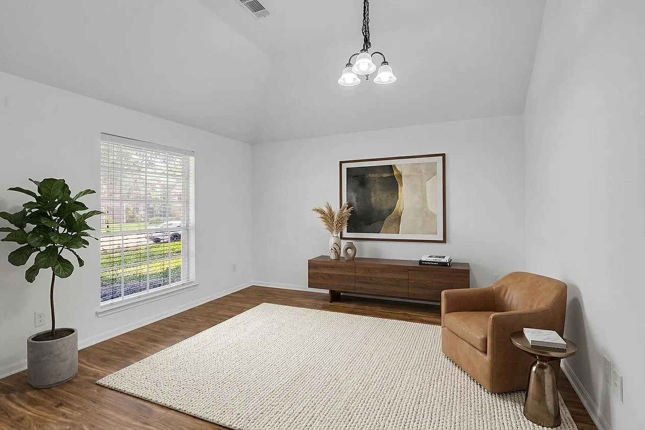 3 bed, 2.0 bath, 1911 sqft, $1,900 — Photo 4