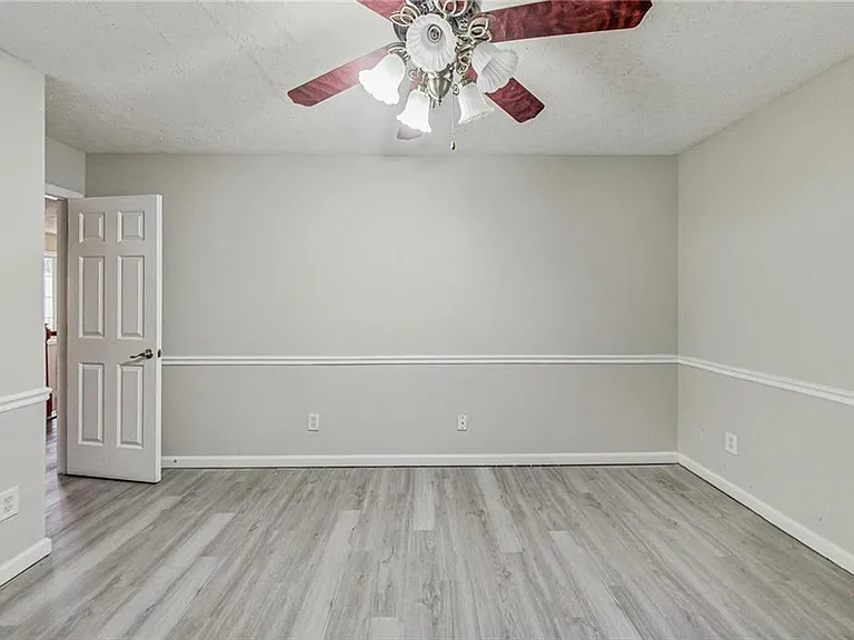 326 Canterbury Place Dr — Photo 31