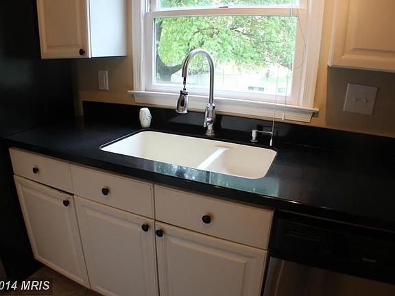 5th image of 4513 Earlene St