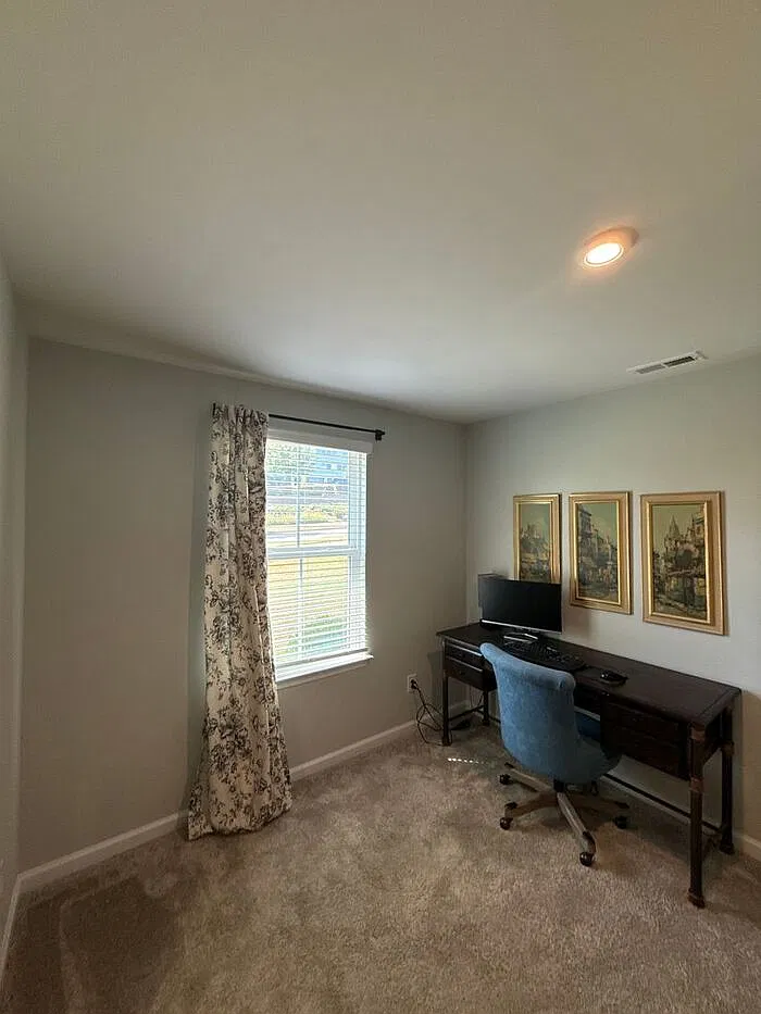 3 bed, 2.5 bath, 1735 sqft, $2,300 — Photo 2