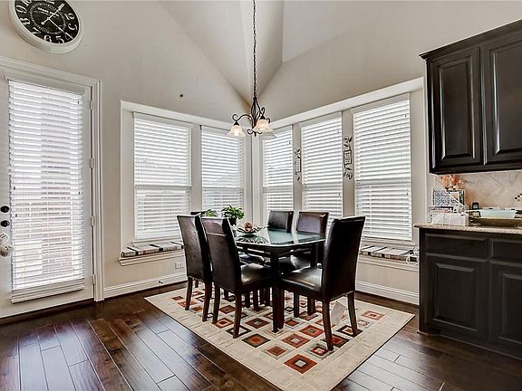 5th image of 3607 Bahama Dr