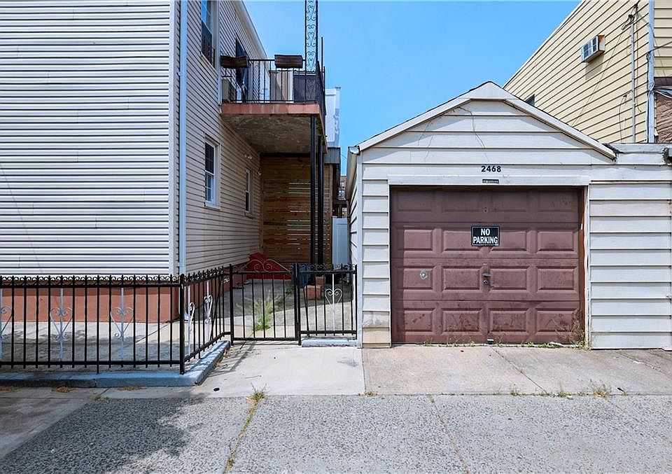 2nd image of 1323 Avenue Y