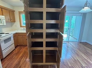 2392 Southgate Sq, Reston, VA 20191