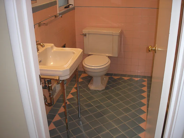 701 Harvard Rd — Photo 3