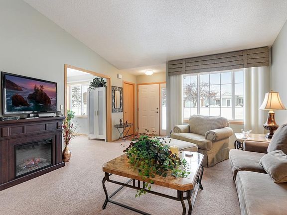 4th image of 871 Sunrise Dr