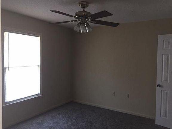 4th image of 100 Lanier Dr APT 4