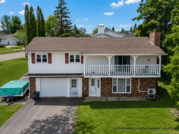 940 Frampton Ln, Moncton, NB E1G 1P3