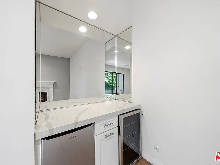 141 S Linden Dr #206 — Photo 55