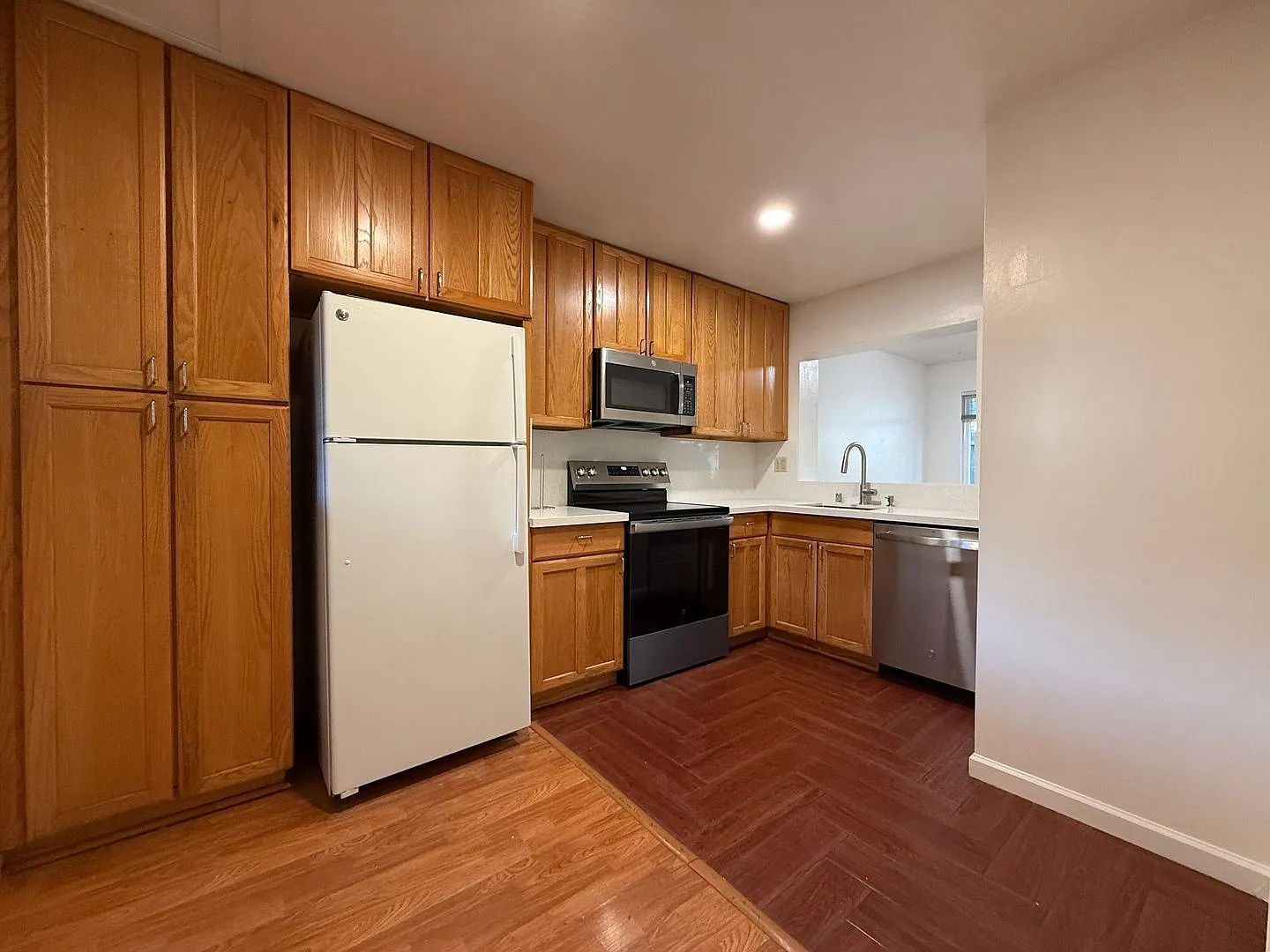 Strawberry Park 4 Bedroom 2.5 Bath Townhome with Cupertino Schools! — Photo 2