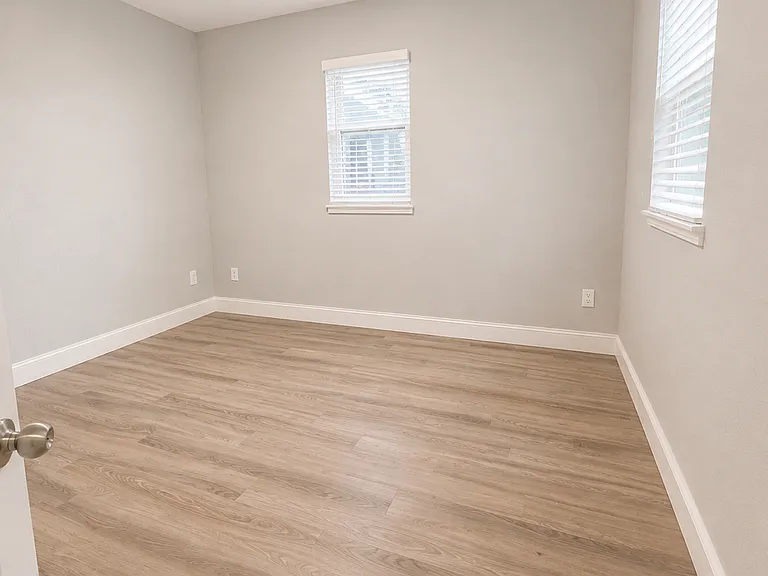 531 Lakemont Ave NW — Photo 21