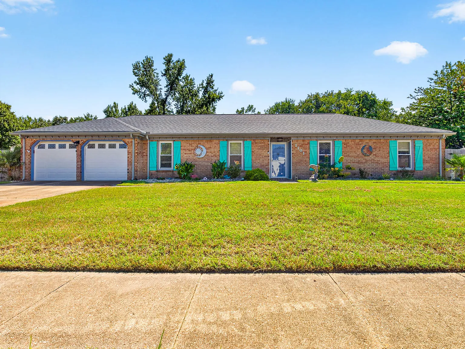 4 bed, 1880 sqft, $3,200 — Photo 3