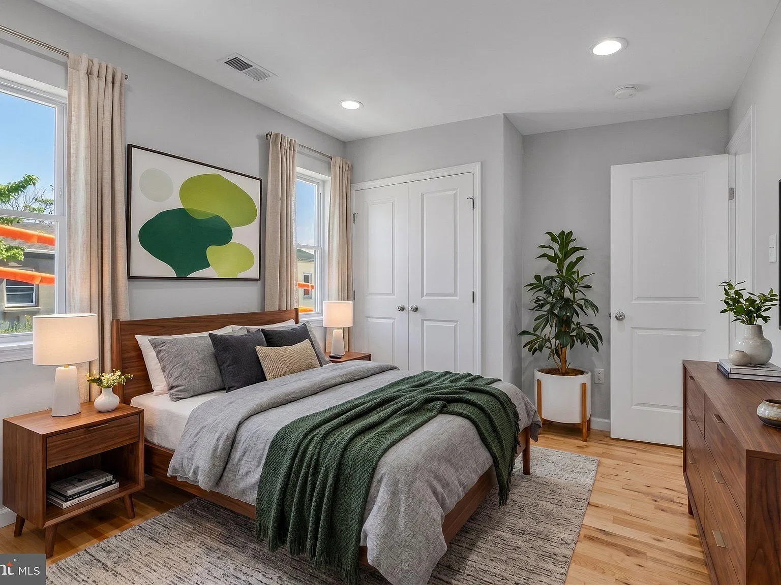 2 bed, 1.0 bath, 1440 sqft, $1,495 — Photo 2