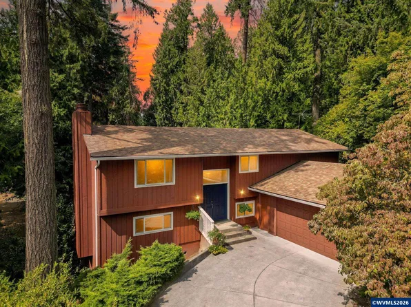 3908 SE Arbor Ct, Hillsboro, OR 97123