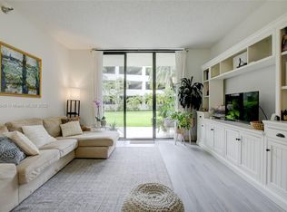 3300 NE 191st St APT 114, Aventura, FL