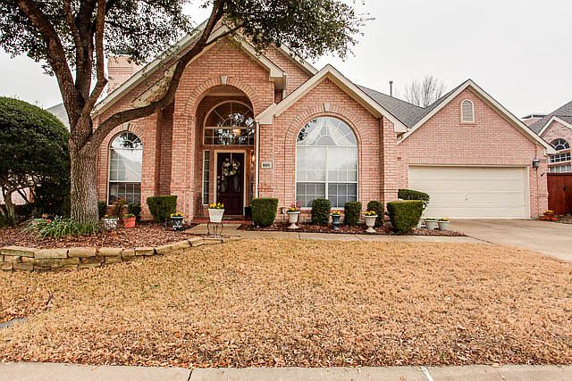 1st image of 809 Buckhill Dr