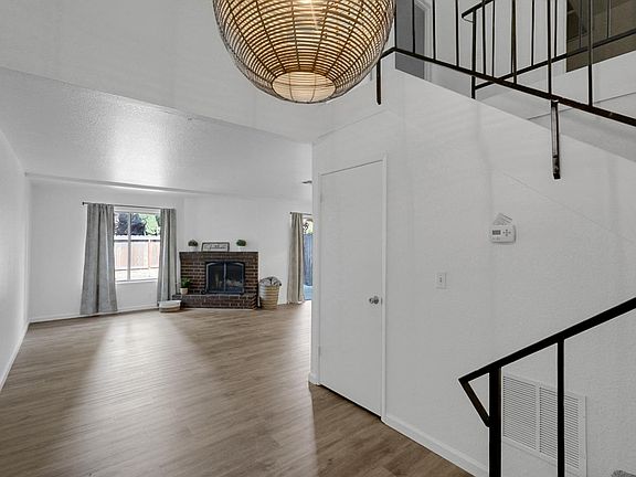 4th image of 228 Tiffany Cir