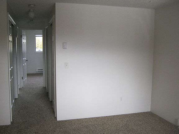 2nd image of 1405 Lewis St #14