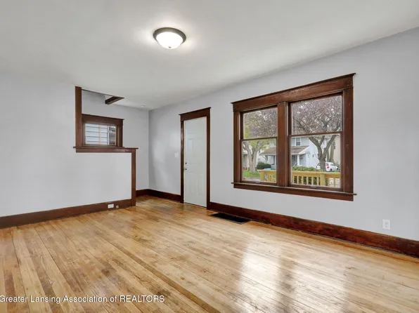 1136 W Allegan St, Lansing, MI 48915