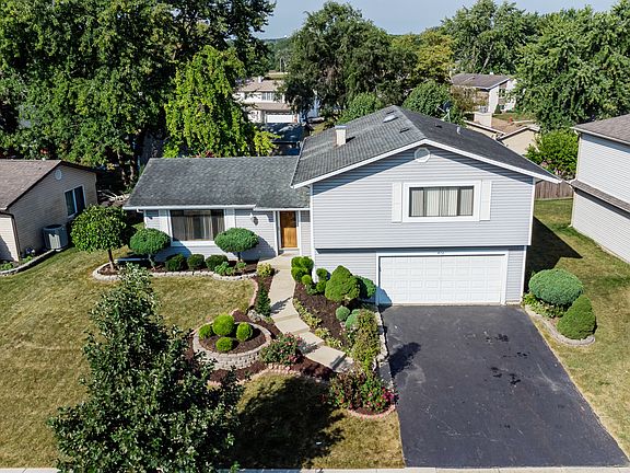 2nd image of 872 Shorewood Dr