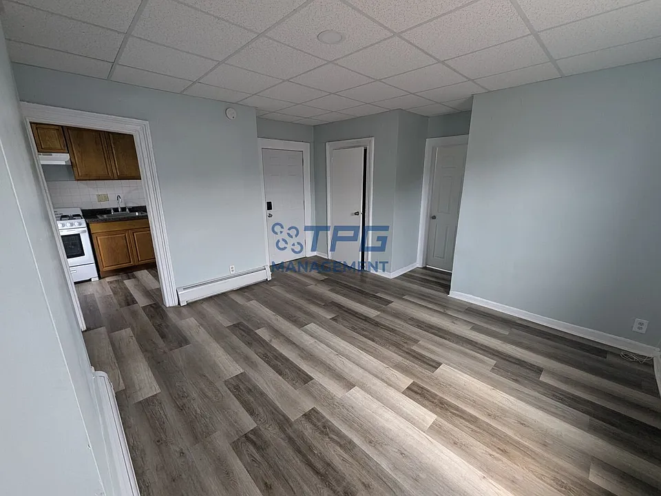 96 Summer Ave #3