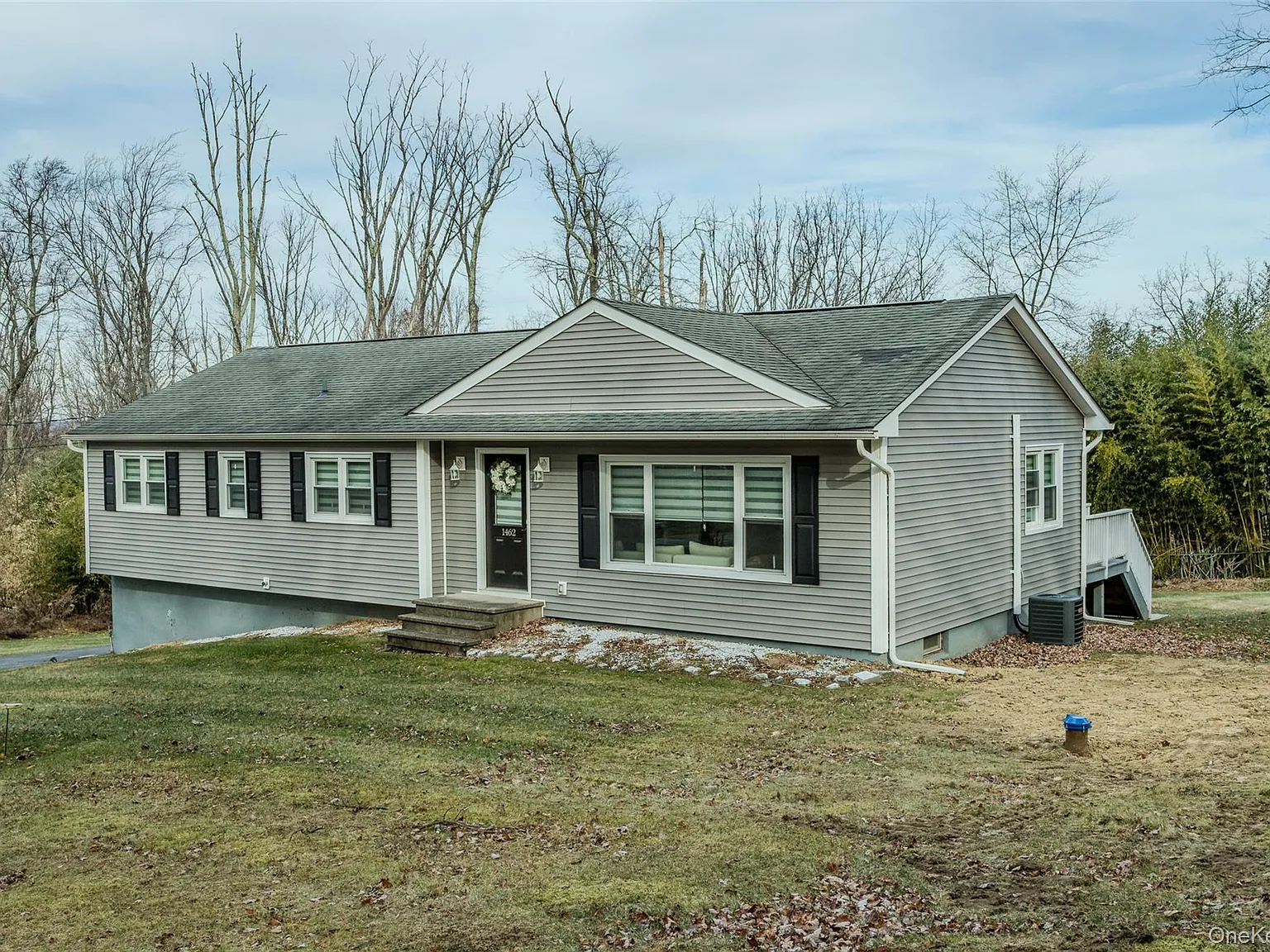 4 bed, 2.0 bath, 1326 sqft, $3,900 — Photo 2