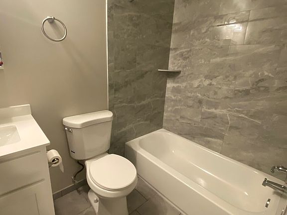 5th image of 1118 Lafayette Ave APT 304