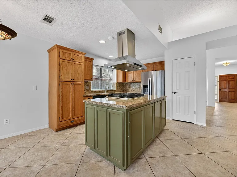 1035 Cascade Creek Dr — Photo 17
