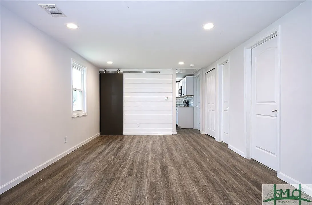 2 bed, 900 sqft, $1,900 — Photo 2