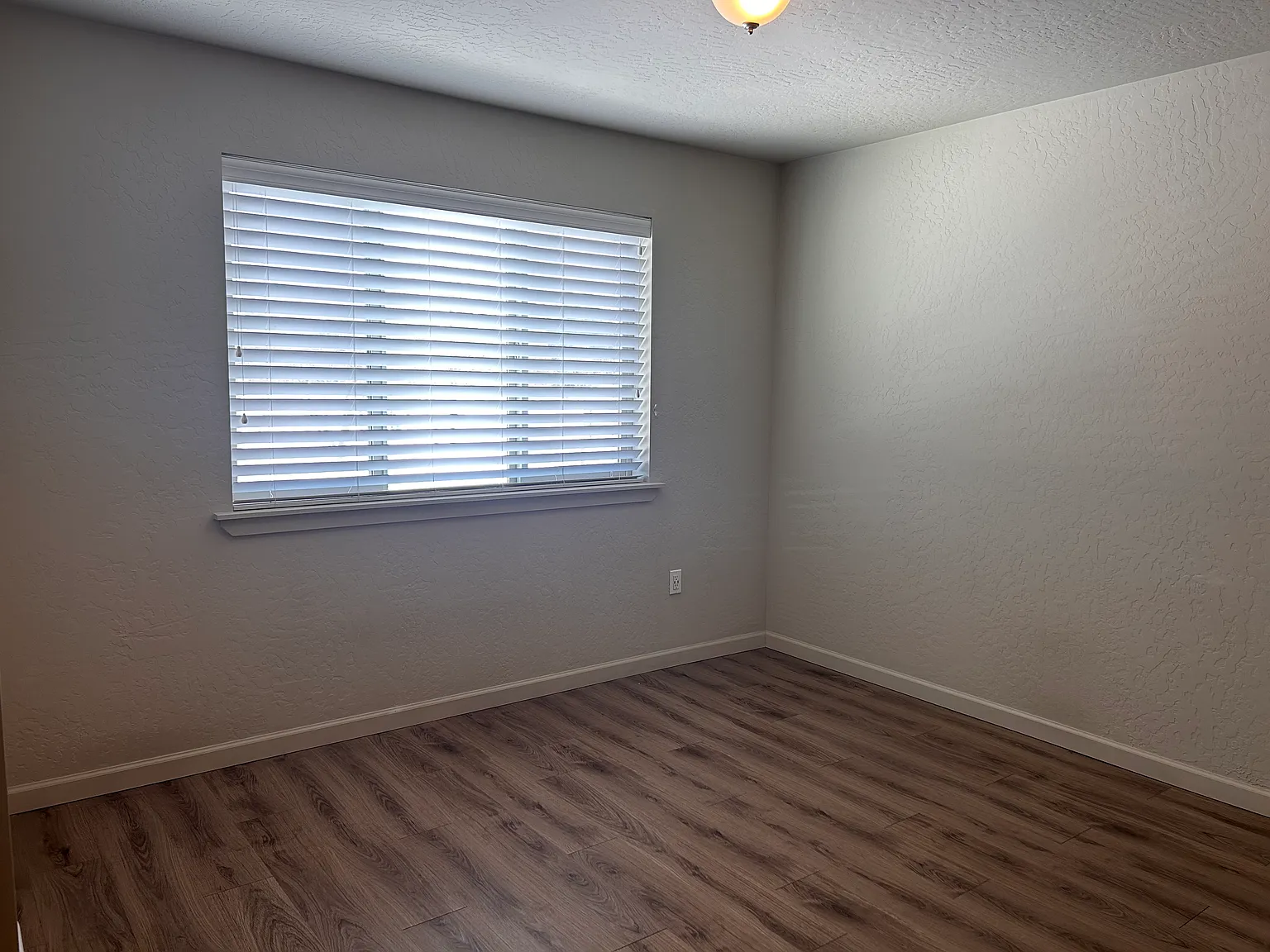 2 bed, 874 sqft, $1,520 — Photo 3