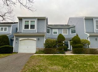 120 Lakebridge Dr N, Kings Park, NY 11754