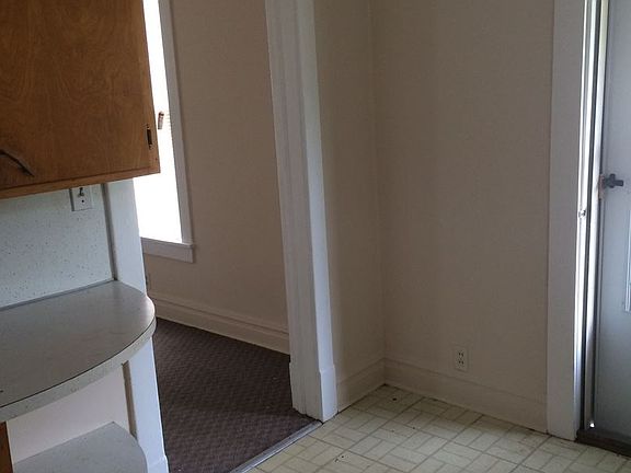 3rd image of 567 W Lake Ave APT 6