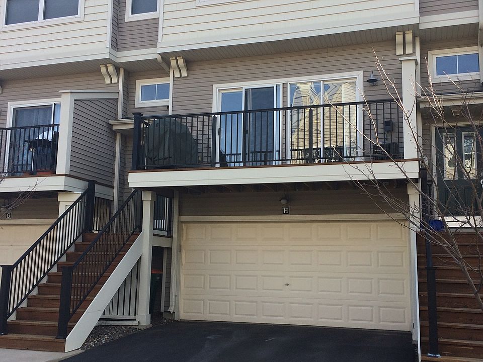 1st image of 2401 121st Cir NE