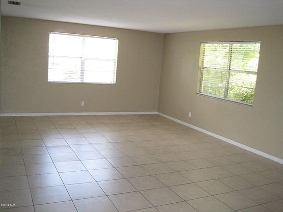 5th image of 32 Alanwood Dr