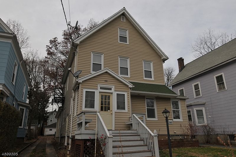 1st image of 160 Ashland Ave #1