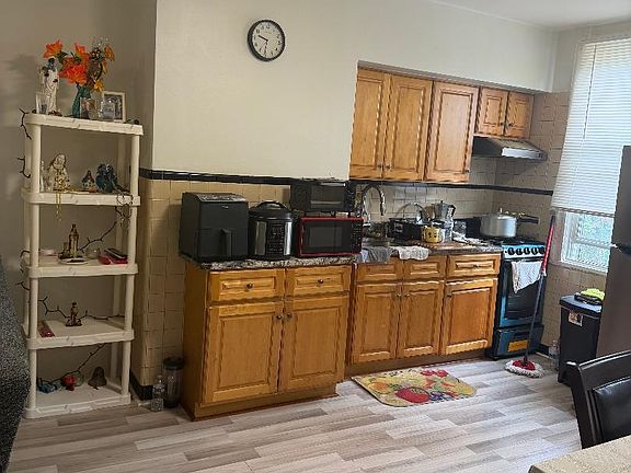 2nd image of 320 65th St