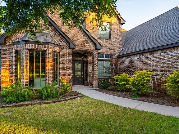 3rd image of 135 Crooked Stick Ln