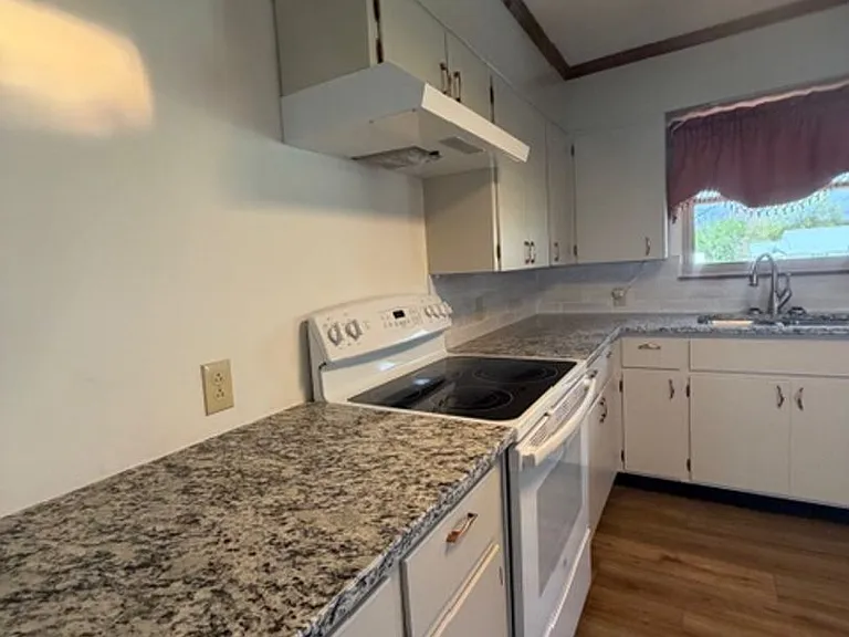 2201 Grey Ridge Rd — Photo 10