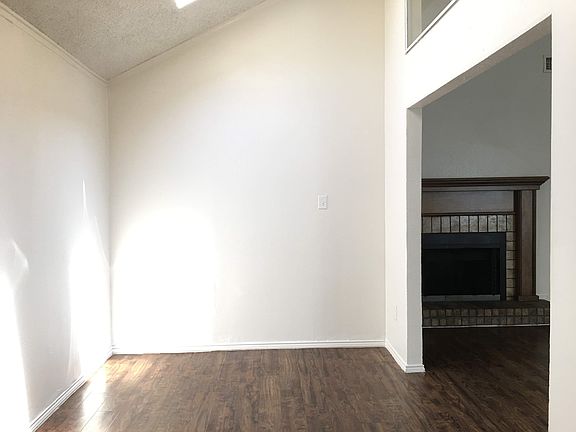 3rd image of 1206 Thistle Dr