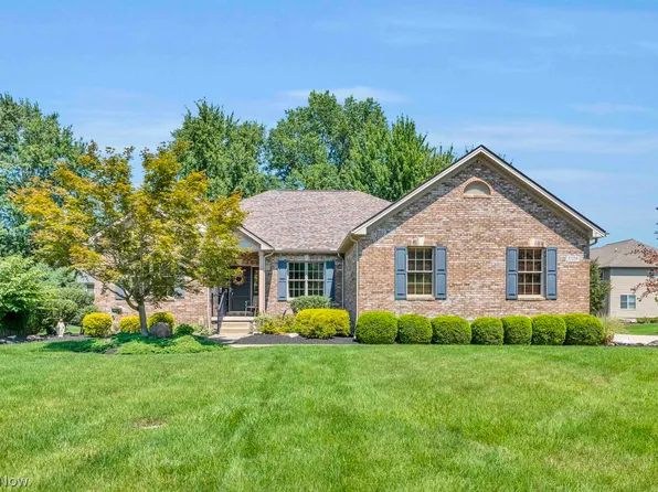 33258 Saint James Trl, Avon, OH 44011